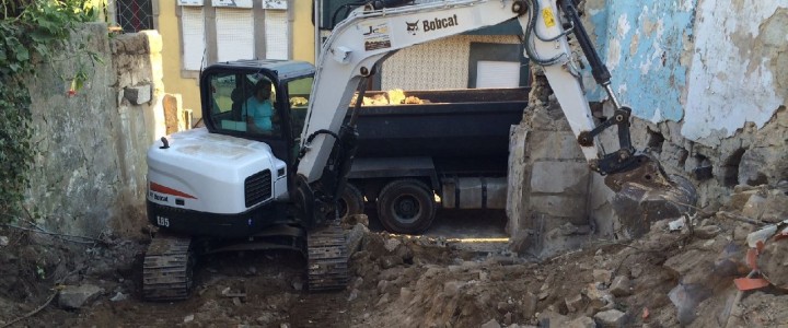 Demolição Moradia e Escavação